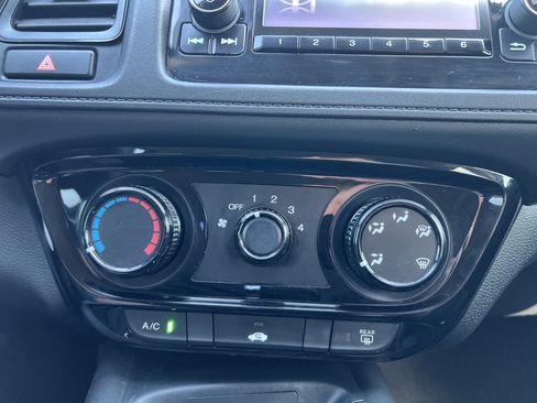 Used 2019 Honda HR-V LX image 5