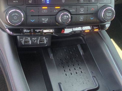 Certified 2025 Dodge Durango GT AWD/4WD image 15