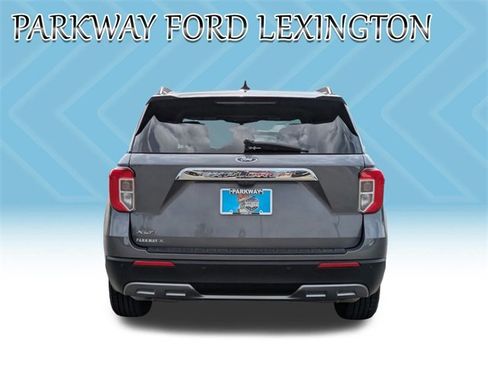Used 2022 Ford Explorer XLT w/ Equipment Group 202A image 6