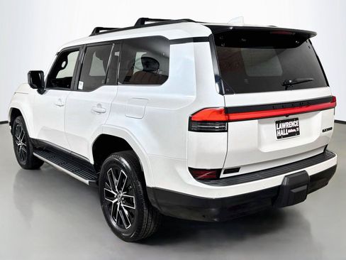Used 2024 Lexus GX 550 w/ Accessory Package (Z1) AWD/4WD image 6
