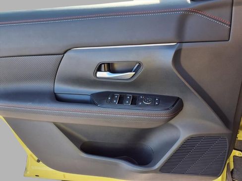 Certified 2025 Nissan Kicks SR image 16