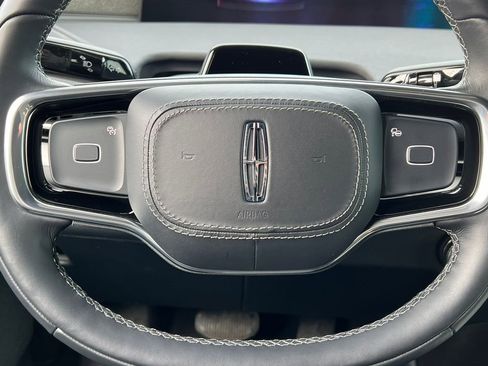 Used 2025 Lincoln Navigator Reserve w/ Jet Appearance Package image 21