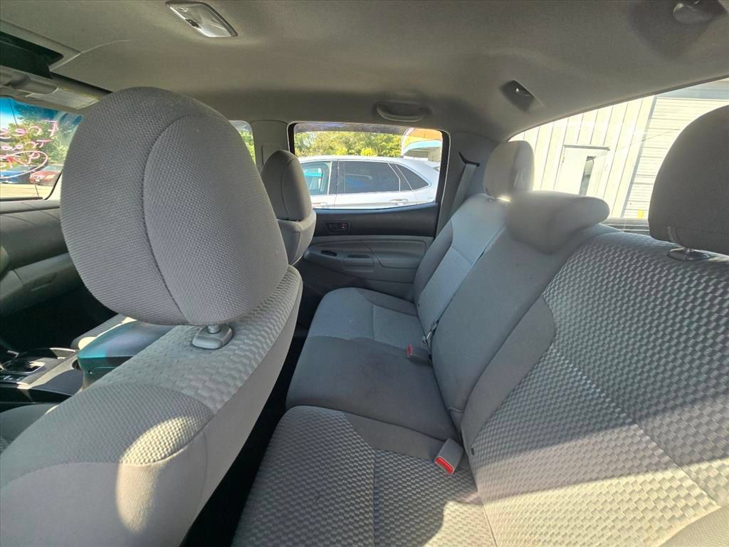 Used 2015 Toyota Tacoma PreRunner RWD image 5