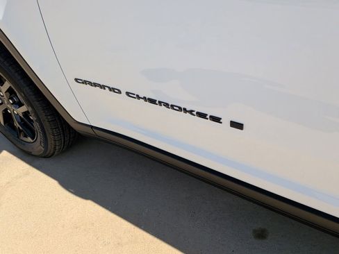 New 2025 Jeep Grand Cherokee L Altitude image 49