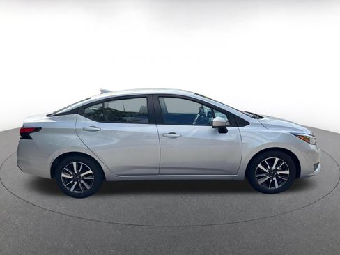 Used 2025 Nissan Versa SV FWD image 12