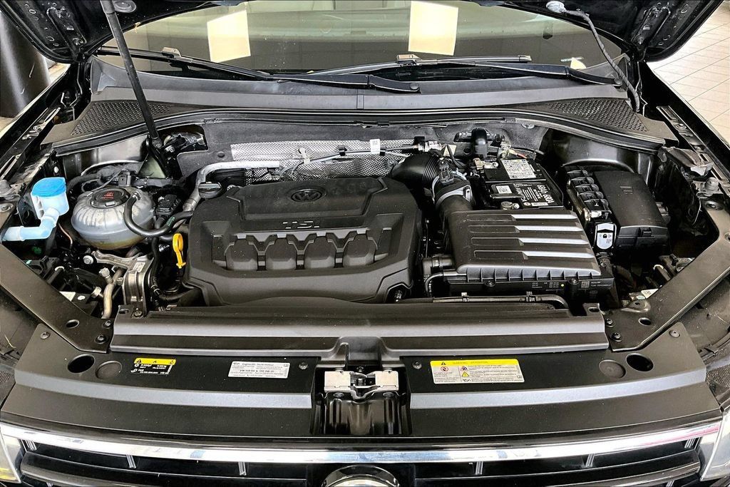 Used 2023 Volkswagen Tiguan SE R-Line FWD image 27