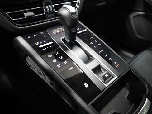 Certified 2025 Porsche Macan image 29