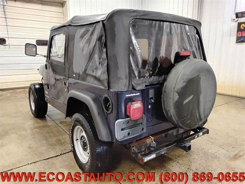 Used 2004 Jeep Wrangler SE image 3