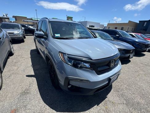 Certified 2022 Honda Pilot Special Edition image 2