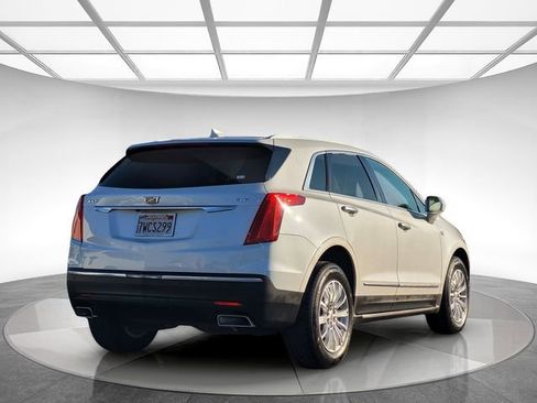 Used 2017 Cadillac XT5 Luxury w/ Driver Awareness Package image 5