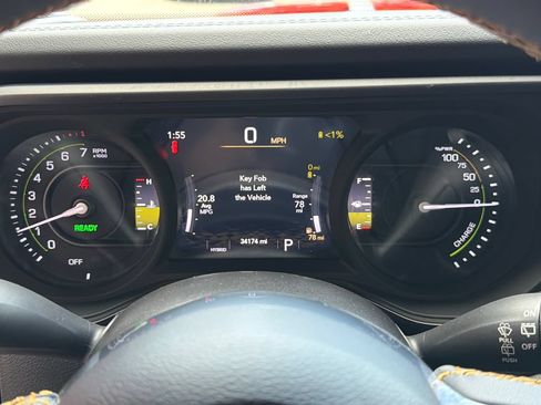 Used 2024 Jeep Wrangler Unlimited Sahara w/ Technology Group AWD/4WD image 21