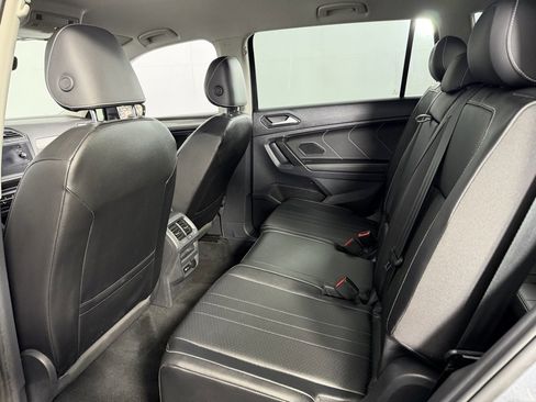 Used 2022 Volkswagen Tiguan SE image 25