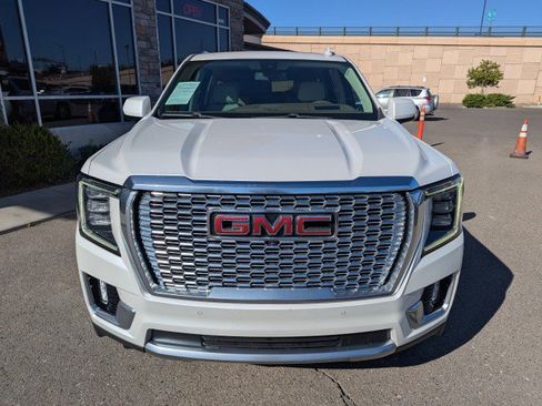 Used 2022 GMC Yukon XL Denali AWD/4WD image 7