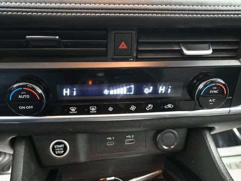 Used 2023 Nissan Rogue SV image 14