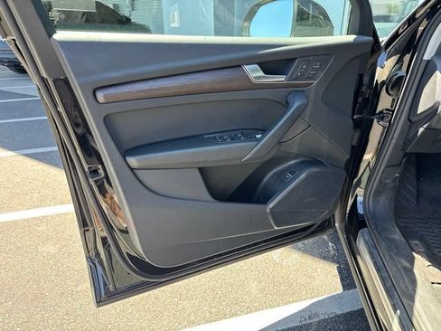 Certified 2023 Audi Q5 2.0T Premium w/ Convenience Package AWD/4WD image 4