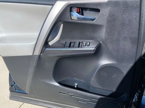 Used 2017 Toyota RAV4 XLE image 13
