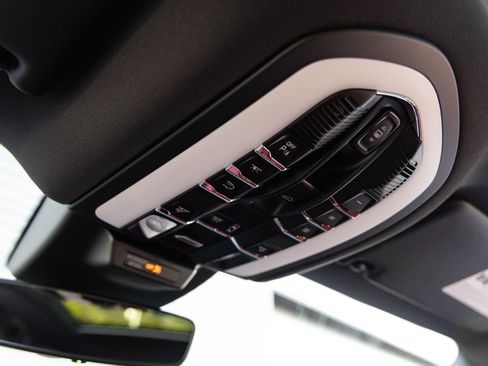 New 2025 Porsche Macan S AWD/4WD image 20
