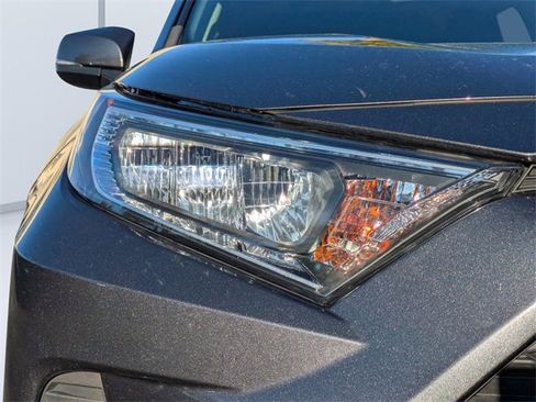 Used 2019 Toyota RAV4 XLE image 9