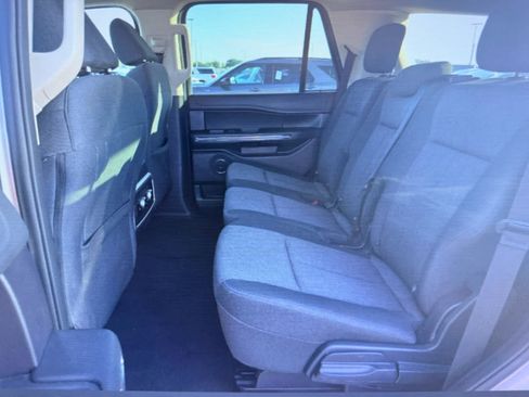 Used 2024 Ford Expedition XLT RWD image 7