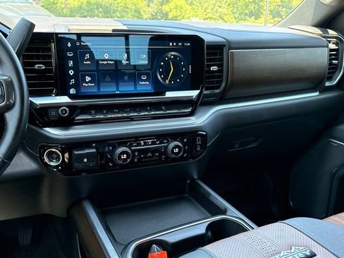 Used 2025 Chevrolet Silverado 3500 High Country w/ High Country Premium Package AWD/4WD image 32