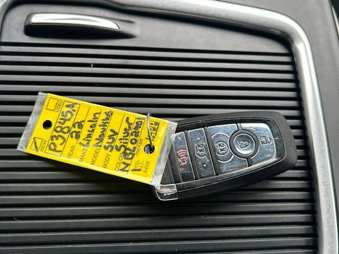 Used 2022 Chrysler Pacifica Touring-L AWD/4WD image 44