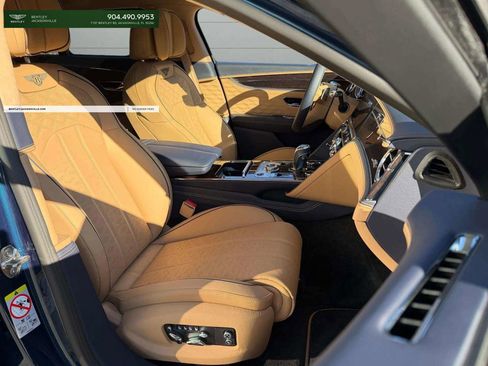 Used 2025 Bentley Flying Spur Plug-In Hybrid AWD/4WD image 37