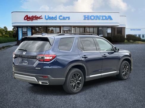 Used 2025 Honda Pilot Touring image 5