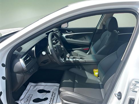 New 2025 Genesis G70 2.5T image 9