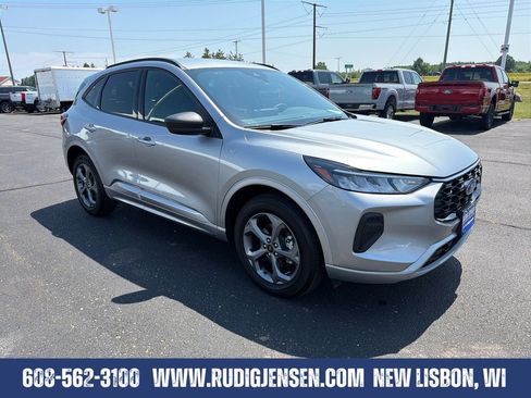 Used 2024 Ford Escape ST-Line w/ Tech Pack #1 AWD/4WD image 7