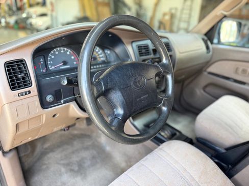 Used 2000 Toyota 4Runner 2WD image 17
