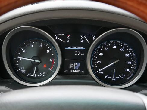 Used 2015 Toyota Land Cruiser image 57