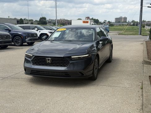 Used 2024 Honda Accord EX image 13