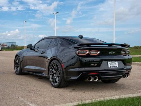 Used 2022 Chevrolet Camaro ZL1 RWD image 5