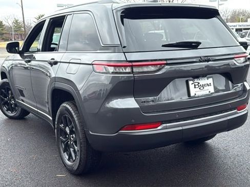 New 2026 Jeep Grand Cherokee Laredo image 7