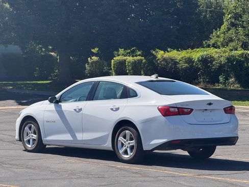 Used 2022 Chevrolet Malibu LS w/ LPO, Convenience Package 1 FWD image 3