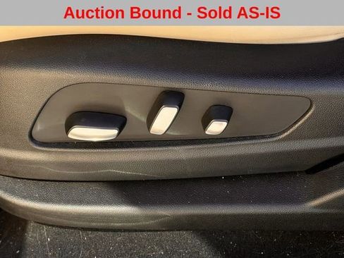 Used 2017 Cadillac XT5 Luxury w/ Driver Awareness Package image 26