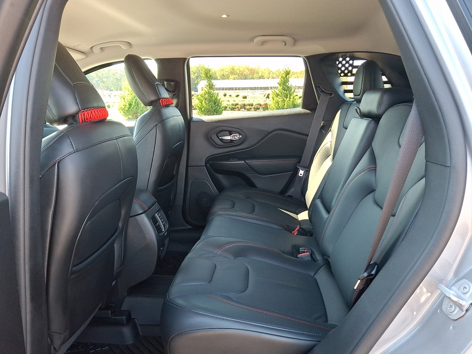 Used 2021 Jeep Cherokee Trailhawk w/ Premium Leather Package AWD/4WD image 11