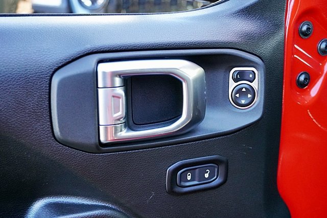 Certified 2025 Jeep Wrangler Unlimited Rubicon 4xe w/ Convenience Group AWD/4WD image 35