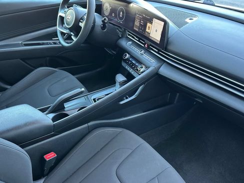 Used 2024 Hyundai Elantra SEL FWD image 15
