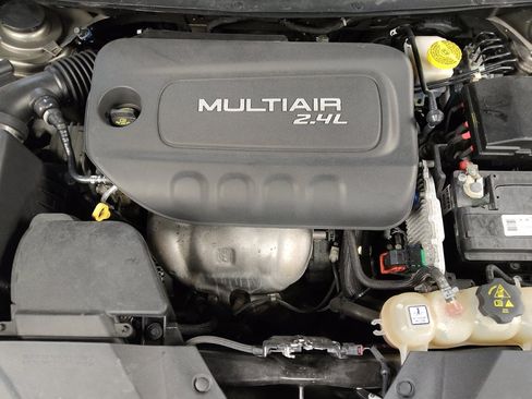 Used 2019 Jeep Cherokee Latitude Plus image 30