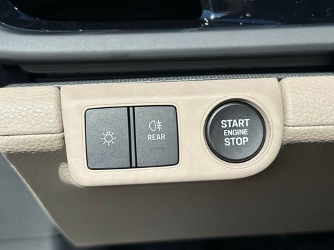 Used 2026 Porsche Panamera 4 image 31