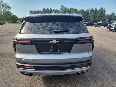 Used 2026 Chevrolet Traverse LT AWD/4WD image 4