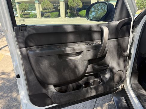 Used 2011 Chevrolet Silverado 1500 LT image 16