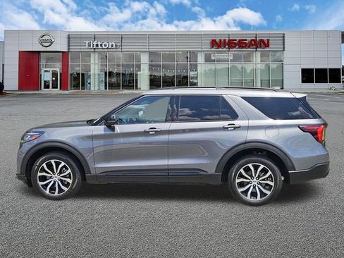 Used 2025 Ford Explorer ST-Line AWD/4WD image 6