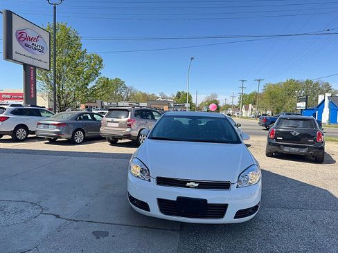 Used 2009 Chevrolet Impala LTZ FWD image 2