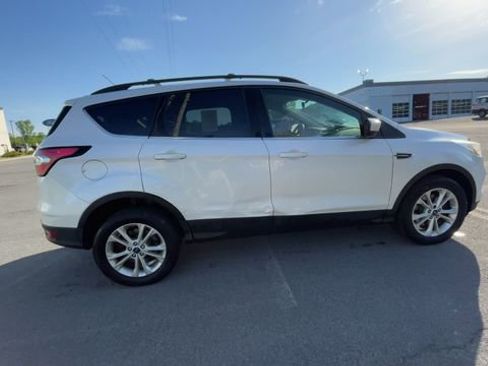 Used 2017 Ford Escape SE AWD/4WD image 10