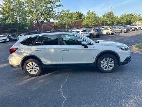Used 2016 Subaru Outback 2.5i Premium AWD/4WD image 2
