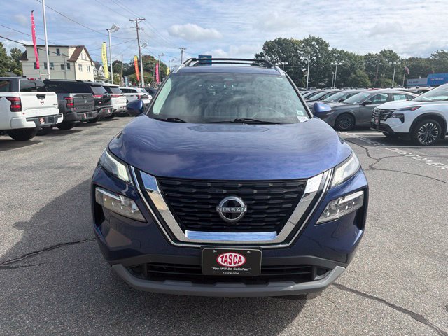 Used 2023 Nissan Rogue SV w/ SV Premium Package AWD/4WD image 2