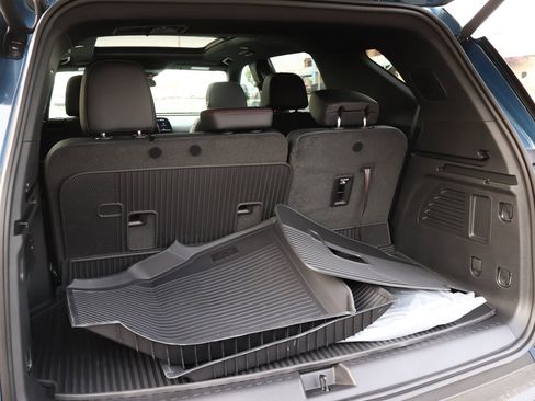 New 2026 Chevrolet Traverse Z71 w/ LPO, Floor Liner Package AWD/4WD image 25