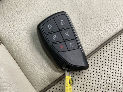 Used 2021 GMC Yukon Denali w/ Denali Premium Package image 27